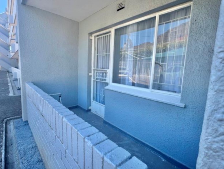 2 Bedroom Property for Sale in Woodstock Western Cape